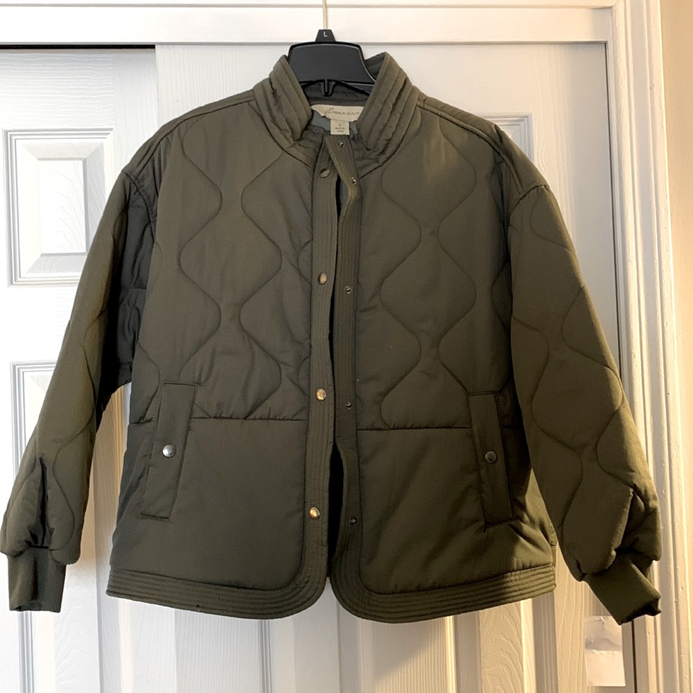 BRAND NEW j2 army green quilted jacket!